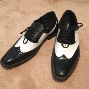 Men’s Black/White Wingtip Oxford Dress Shoes